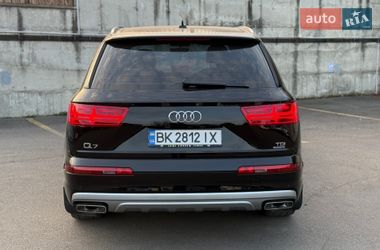 Внедорожник / Кроссовер Audi Q7 2015 в Ровно