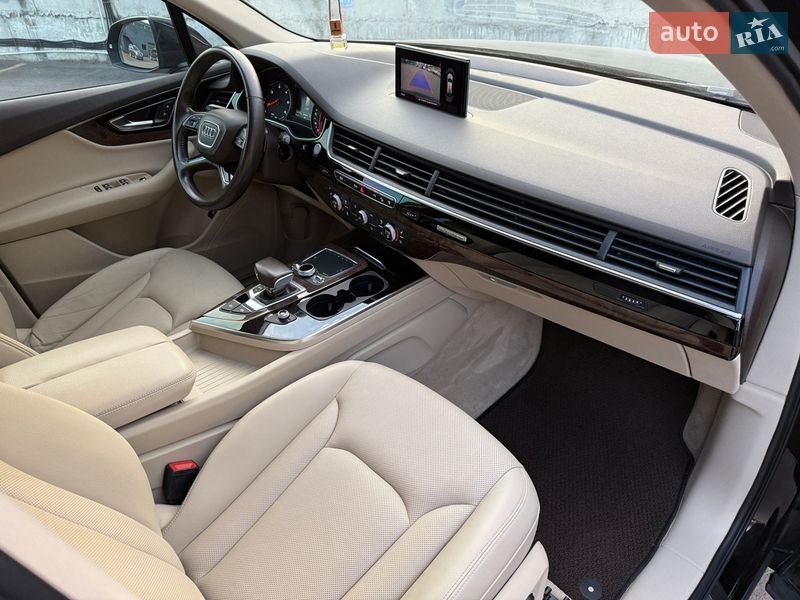 Внедорожник / Кроссовер Audi Q7 2015 в Ровно