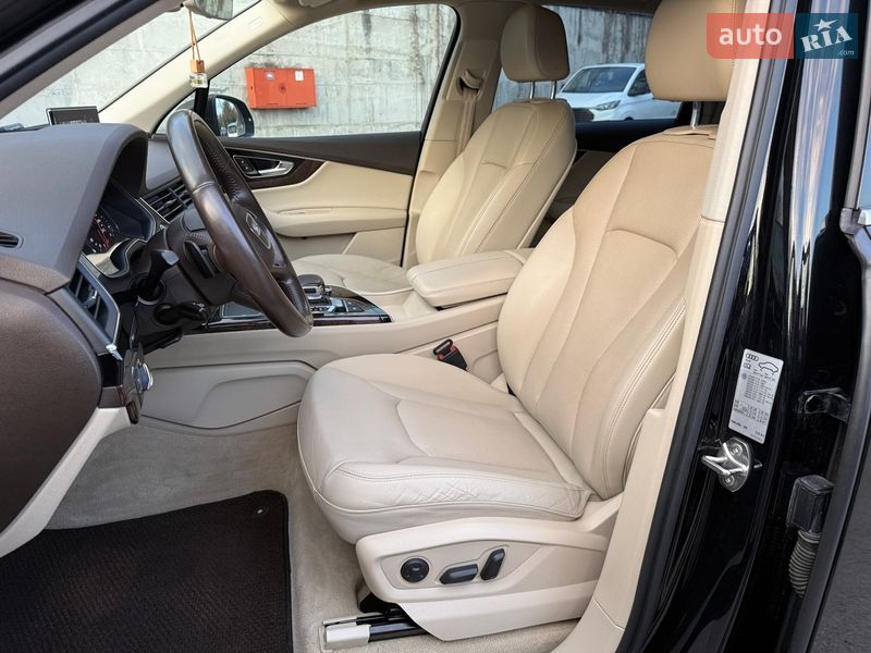 Внедорожник / Кроссовер Audi Q7 2015 в Ровно