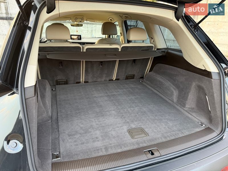 Внедорожник / Кроссовер Audi Q7 2015 в Ровно