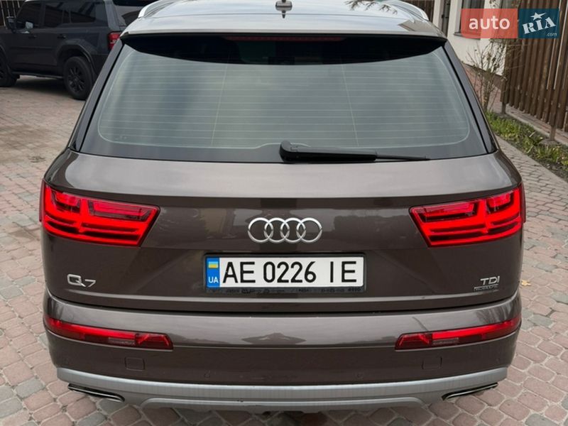 Позашляховик / Кросовер Audi Q7 2017 в Павлограді