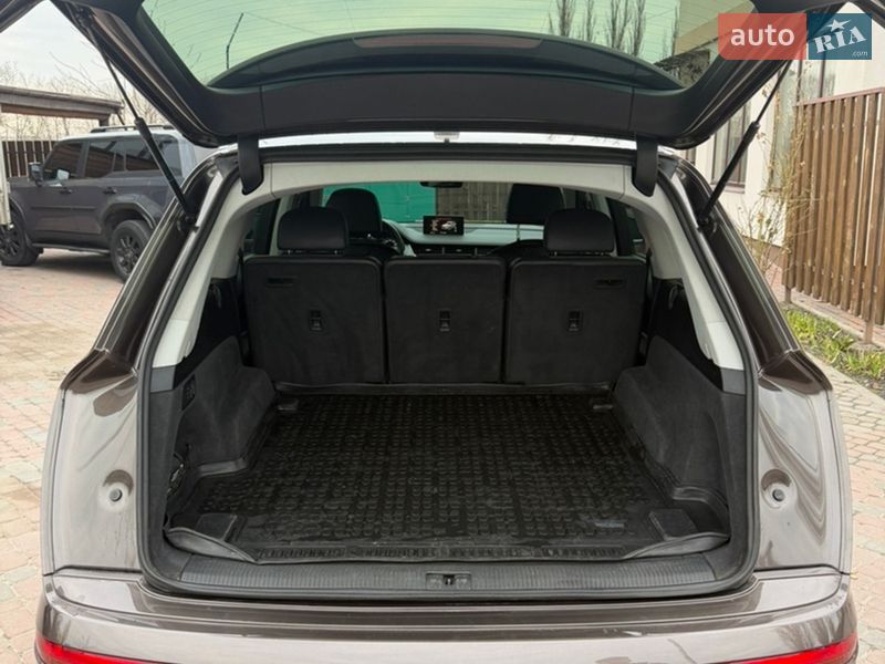 Позашляховик / Кросовер Audi Q7 2017 в Павлограді