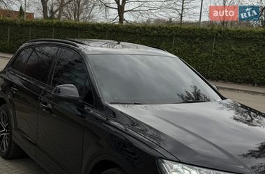 Внедорожник / Кроссовер Audi Q7 2016 в Киеве