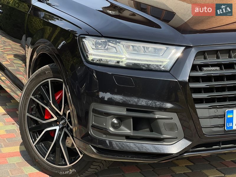Позашляховик / Кросовер Audi Q7 2017 в Мукачевому