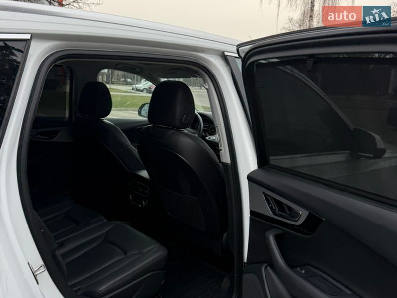 Внедорожник / Кроссовер Audi Q7 2016 в Луцке