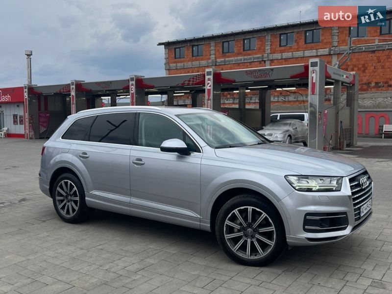 Внедорожник / Кроссовер Audi Q7 2016 в Хусте