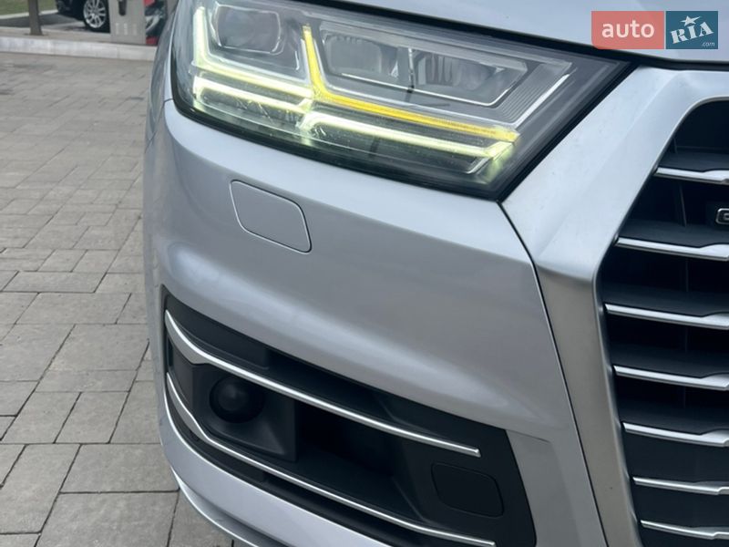 Внедорожник / Кроссовер Audi Q7 2016 в Хусте