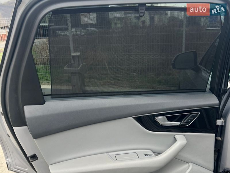 Внедорожник / Кроссовер Audi Q7 2016 в Хусте