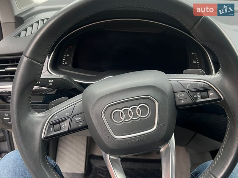 Внедорожник / Кроссовер Audi Q7 2016 в Хусте