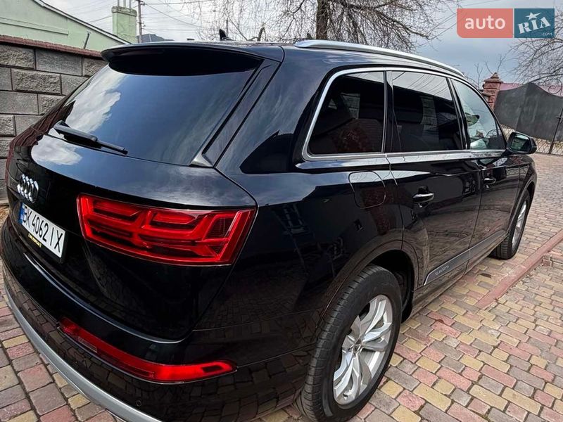 Внедорожник / Кроссовер Audi Q7 2018 в Ровно