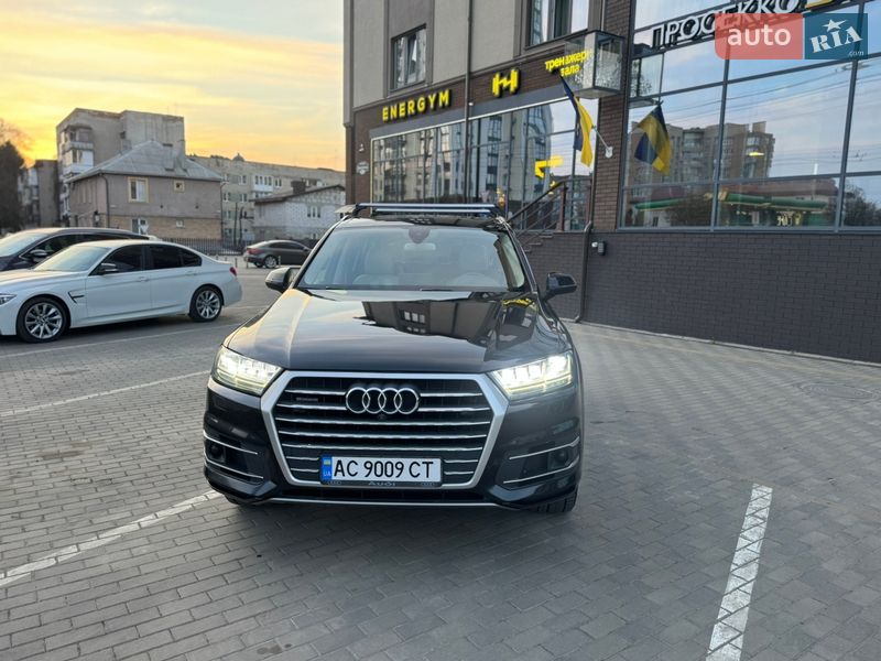 Позашляховик / Кросовер Audi Q7 2016 в Львові