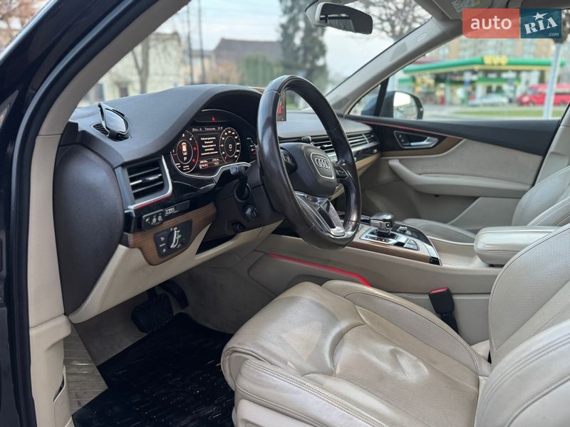 Позашляховик / Кросовер Audi Q7 2016 в Львові