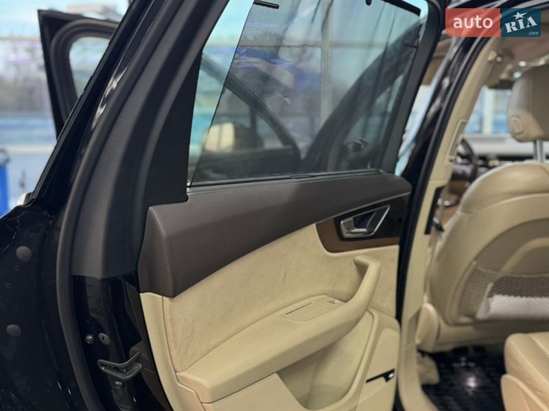 Позашляховик / Кросовер Audi Q7 2016 в Львові