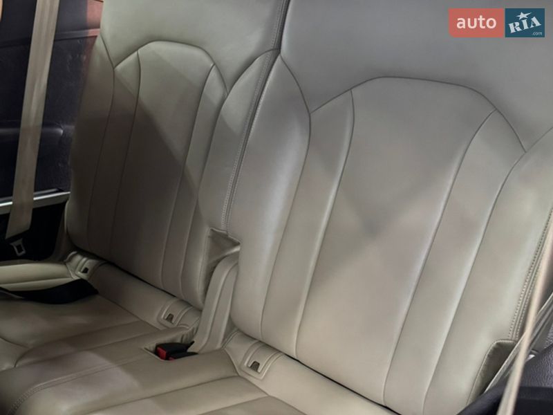 Позашляховик / Кросовер Audi Q7 2016 в Львові