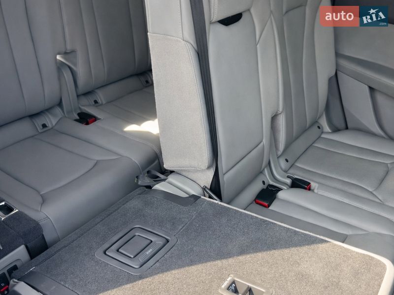 Внедорожник / Кроссовер Audi Q7 2022 в Луцке