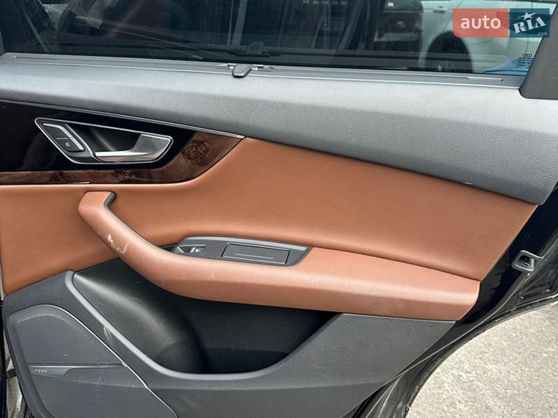 Внедорожник / Кроссовер Audi Q7 2017 в Львове