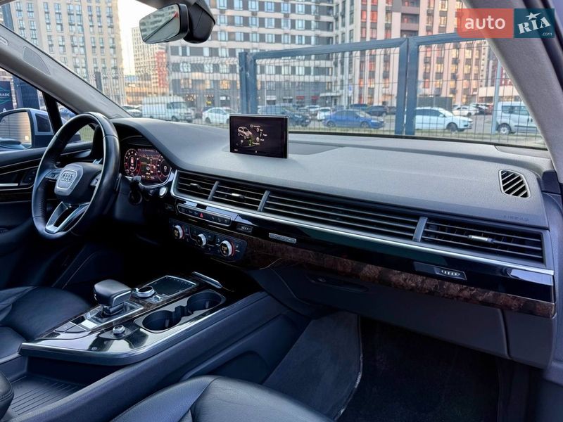 Внедорожник / Кроссовер Audi Q7 2018 в Киеве
