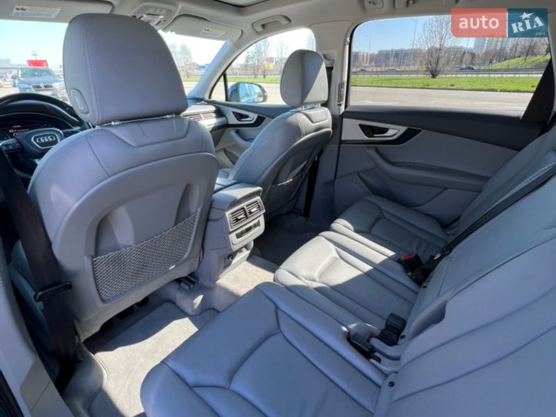 Позашляховик / Кросовер Audi Q7 2019 в Києві фото 10 Позашляховик / Кросовер Audi Q7 2019 в Києві