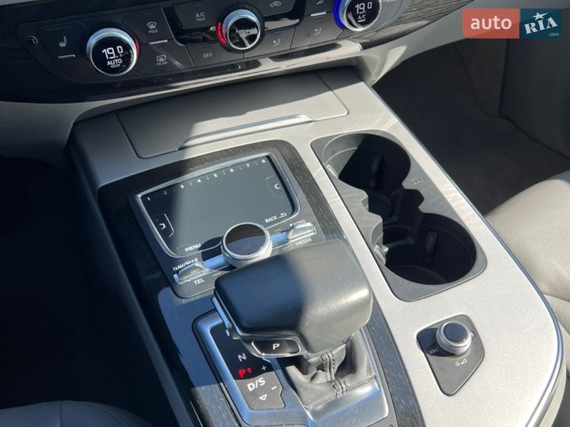 Позашляховик / Кросовер Audi Q7 2019 в Києві фото 17 Позашляховик / Кросовер Audi Q7 2019 в Києві