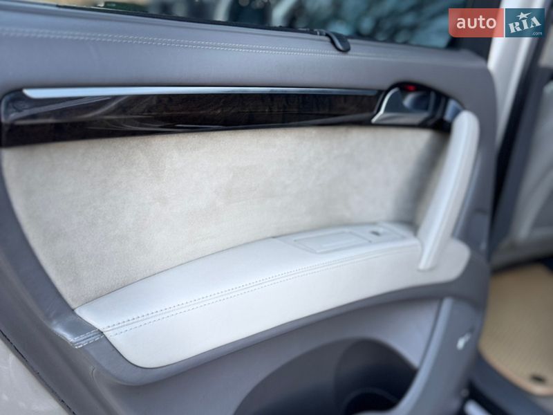 Внедорожник / Кроссовер Audi Q7 2010 в Чернигове