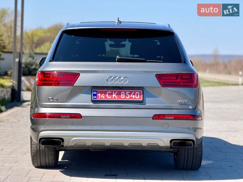 Внедорожник / Кроссовер Audi Q7 2017 в Хусте