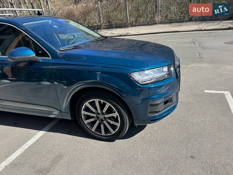 Внедорожник / Кроссовер Audi Q7 2017 в Киеве