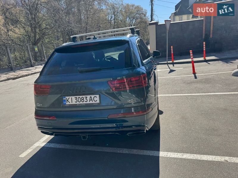 Внедорожник / Кроссовер Audi Q7 2017 в Киеве