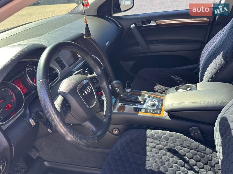 Внедорожник / Кроссовер Audi Q7 2007 в Ровно