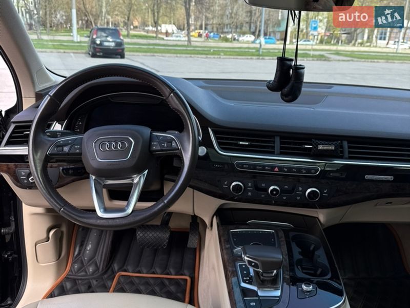 Позашляховик / Кросовер Audi Q7 2018 в Дніпрі