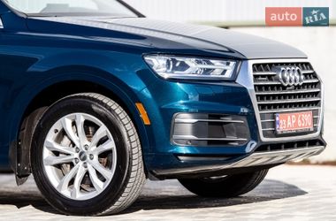 Позашляховик / Кросовер Audi Q7 2017 в Львові