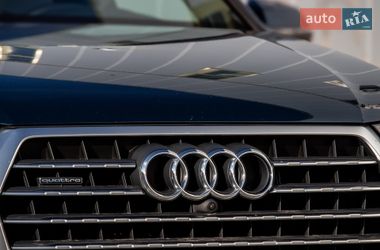 Позашляховик / Кросовер Audi Q7 2017 в Львові