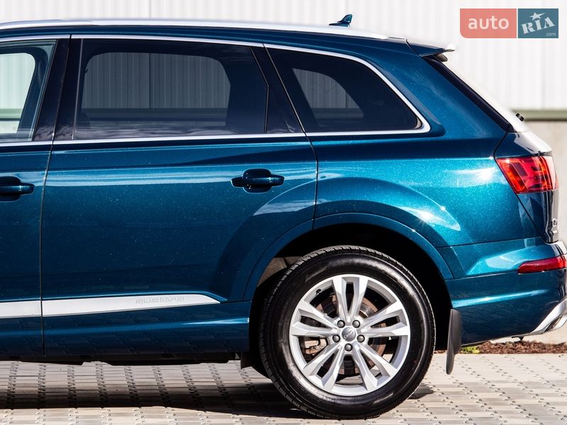Позашляховик / Кросовер Audi Q7 2017 в Львові