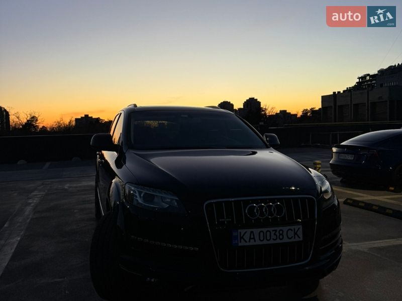 Позашляховик / Кросовер Audi Q7 2015 в Києві