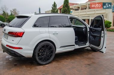 Внедорожник / Кроссовер Audi Q7 2020 в Ивано-Франковске