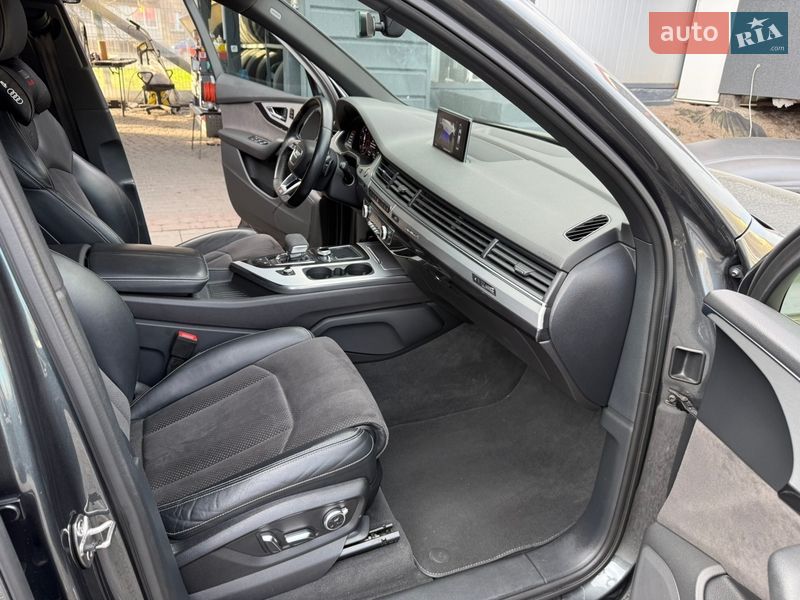 Внедорожник / Кроссовер Audi Q7 2017 в Львове