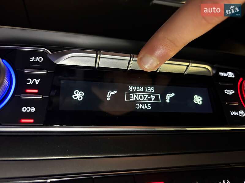 Внедорожник / Кроссовер Audi Q7 2016 в Киеве