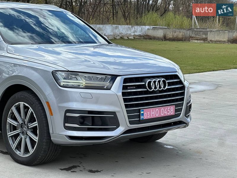 Позашляховик / Кросовер Audi Q7 2018 в Луцьку