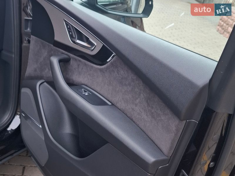 Внедорожник / Кроссовер Audi Q7 2018 в Киеве
