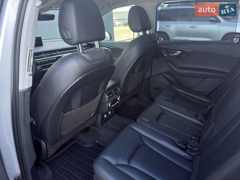 Внедорожник / Кроссовер Audi Q7 2017 в Мукачево