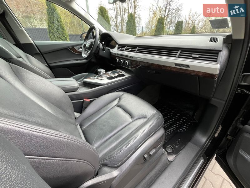 Позашляховик / Кросовер Audi Q7 2017 в Львові