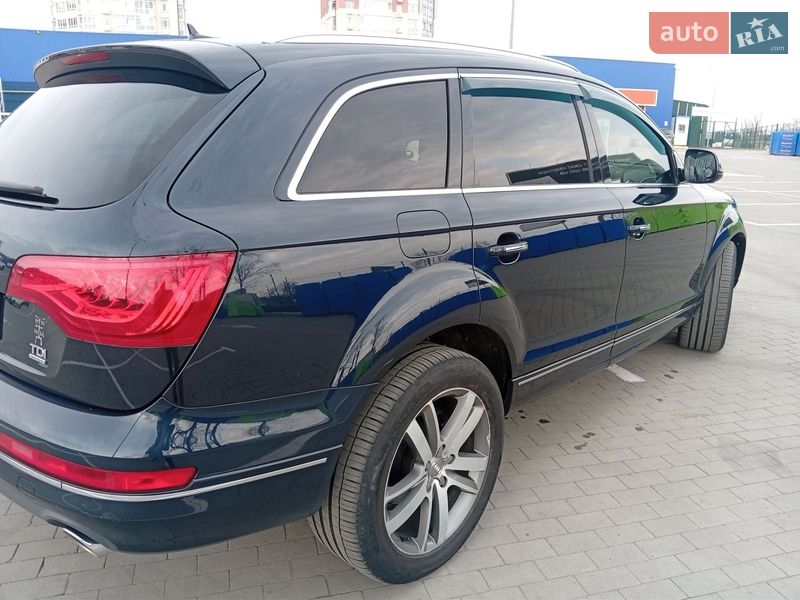 Позашляховик / Кросовер Audi Q7 2012 в Умані