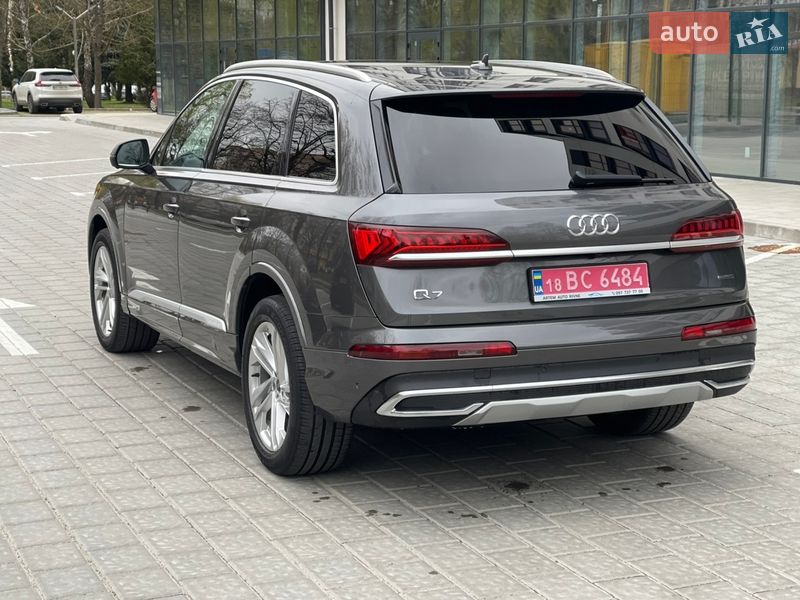 Внедорожник / Кроссовер Audi Q7 2021 в Ровно