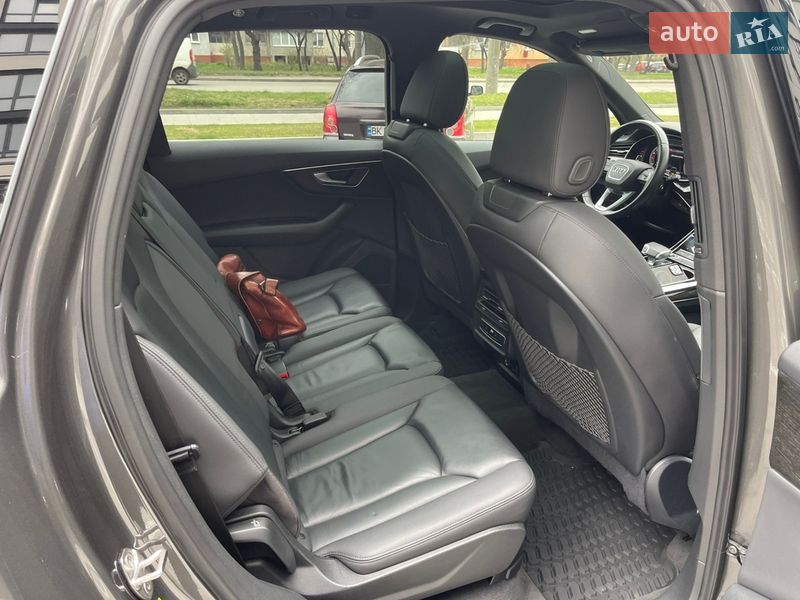 Внедорожник / Кроссовер Audi Q7 2021 в Ровно