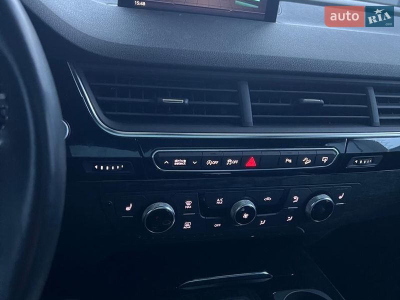 Позашляховик / Кросовер Audi Q7 2016 в Хусті