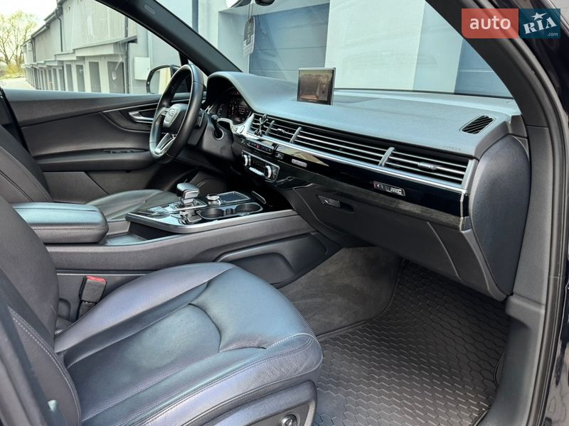 Внедорожник / Кроссовер Audi Q7 2017 в Тернополе