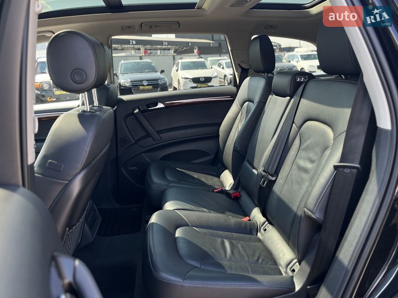 Внедорожник / Кроссовер Audi Q7 2015 в Мукачево