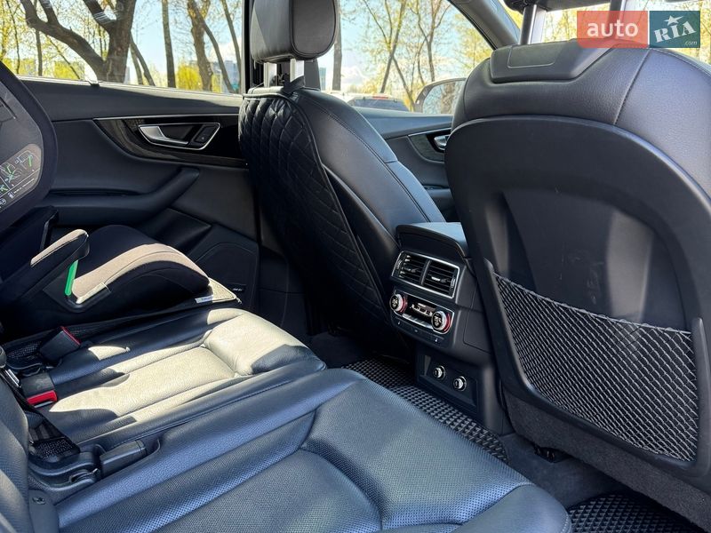 Позашляховик / Кросовер Audi Q7 2018 в Києві фото 29 Позашляховик / Кросовер Audi Q7 2018 в Києві