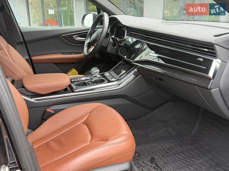 Внедорожник / Кроссовер Audi Q7 2020 в Новояворовске