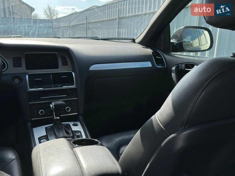 Внедорожник / Кроссовер Audi Q7 2015 в Крюковщине