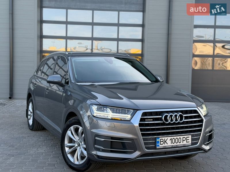 Позашляховик / Кросовер Audi Q7 2016 в Сарнах